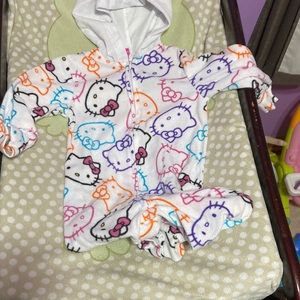One apiece Hello Kitty Outcit